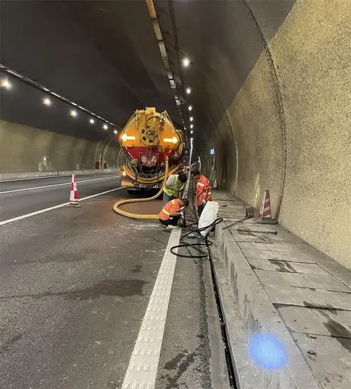 桦甸隧道排水渠清淤